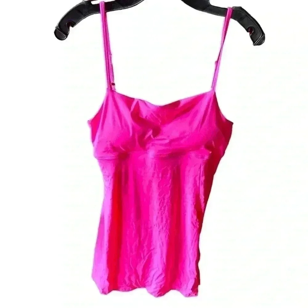 Xl Barbie pink workout dress with shorts, keyhole back, front split. Adj straps.